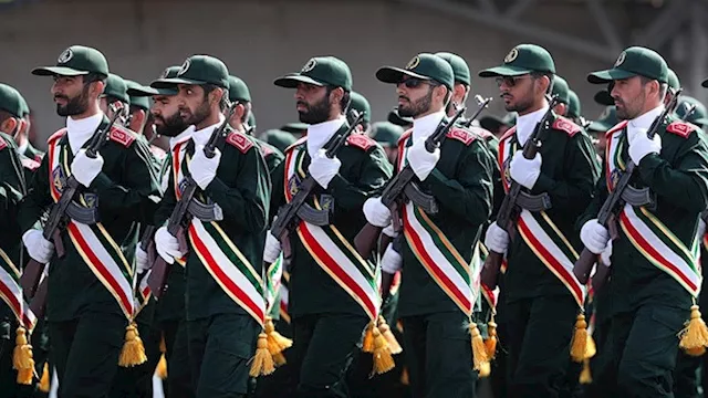 الحرس الثوري يتوعد إسرائيل بضرب مواقعها إذا استمرت الهجمات على المدنيين